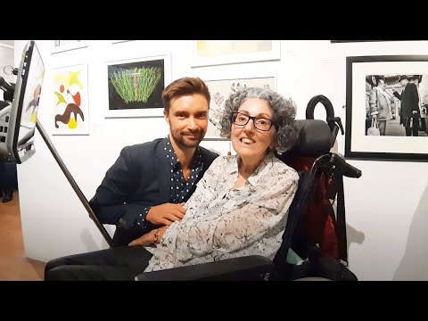 Look to Speak: Helping accessibility users communicate